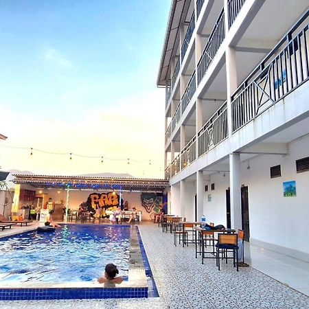Vang Vieng Backpackers Hostel Exterior photo