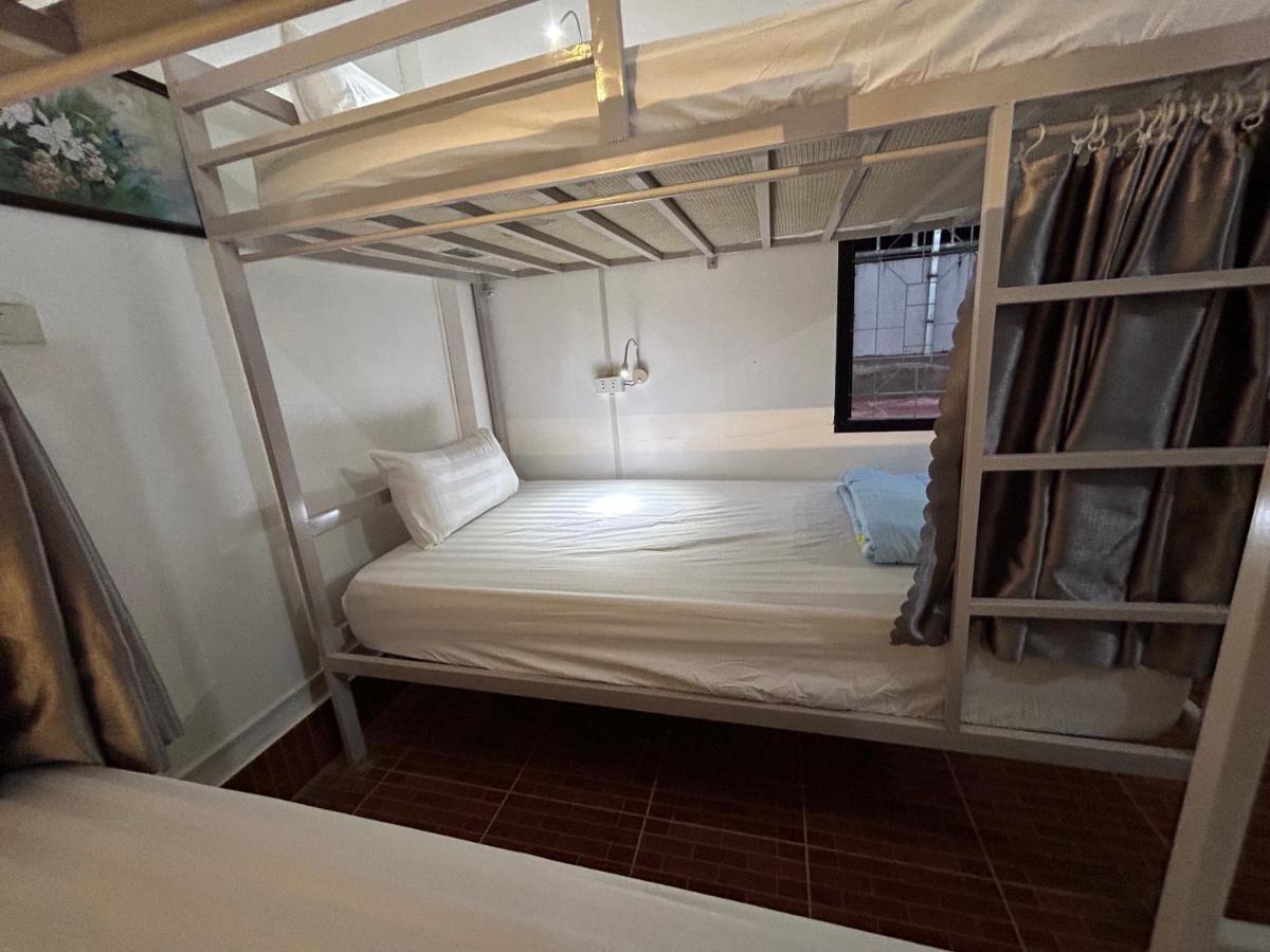 Vang Vieng Backpackers Hostel Exterior photo