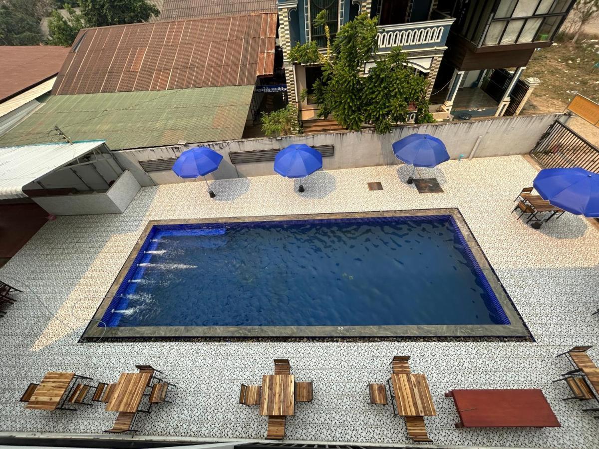 Vang Vieng Backpackers Hostel Exterior photo