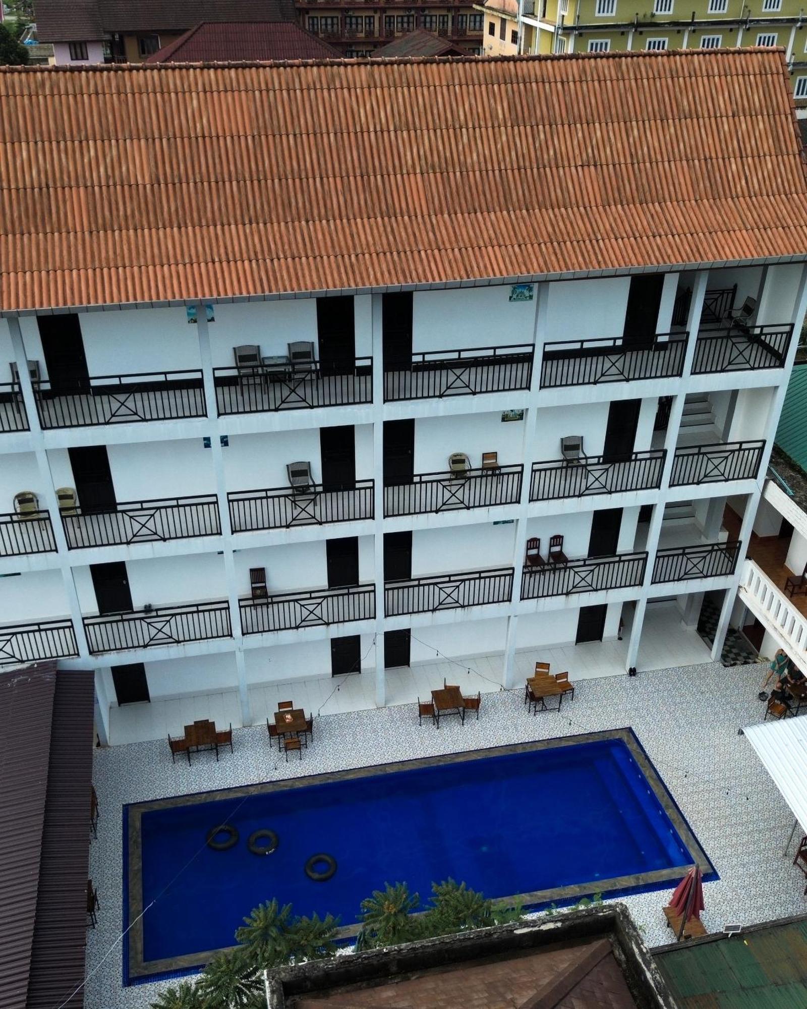 Vang Vieng Backpackers Hostel Exterior photo