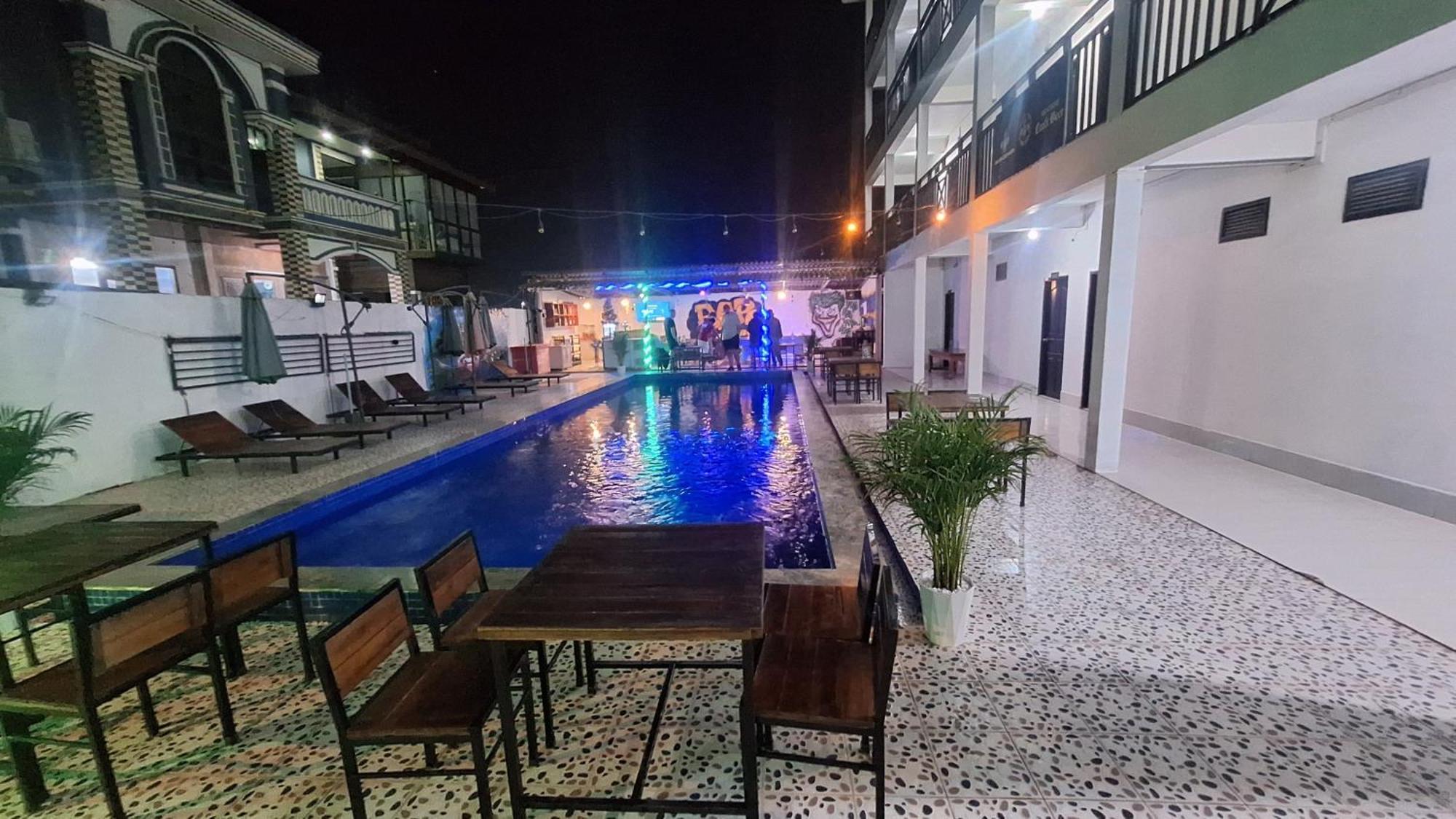 Vang Vieng Backpackers Hostel Exterior photo